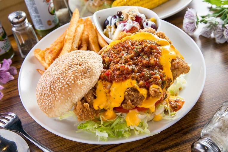 體驗縮圖 - 台北國父紀念館站【The Chips光復店】大螢幕直播體育賽事，一起共襄盛舉邊吃美式漢堡!