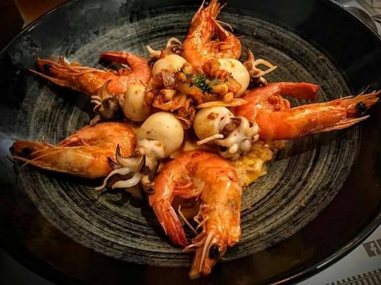 體驗縮圖 - 台南東區餐酒館【LATE Bistro 暮】假日可體驗！三五好友一同深夜小酌、串燒、射飛鏢!體驗創意手作料理!