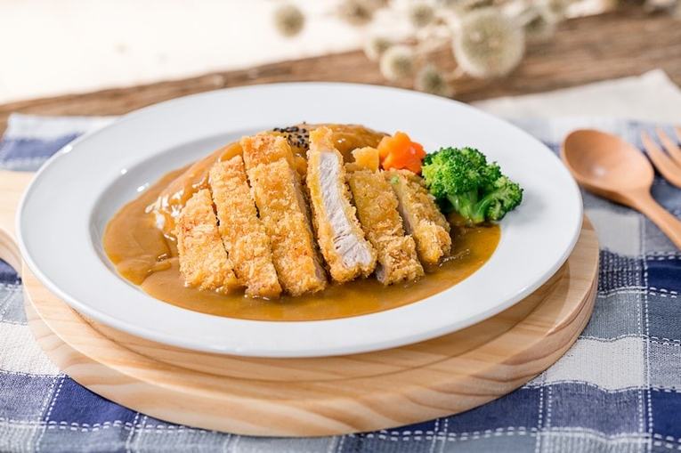 體驗縮圖 - 台北大安區【IYASHI Cafe】可愛的日本青娃玩偶，與您一同微笑享用日式咖哩、輕食、咖啡早午餐、和風洋食等精緻餐點