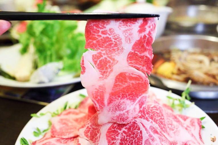 體驗縮圖 -  台北捷運萬隆站【火鍋哥涮涮屋】澳洲M9和牛、汶萊藍蝦海鮮鍋物等<不加味精>品嚐食材最自然的鮮甜味!