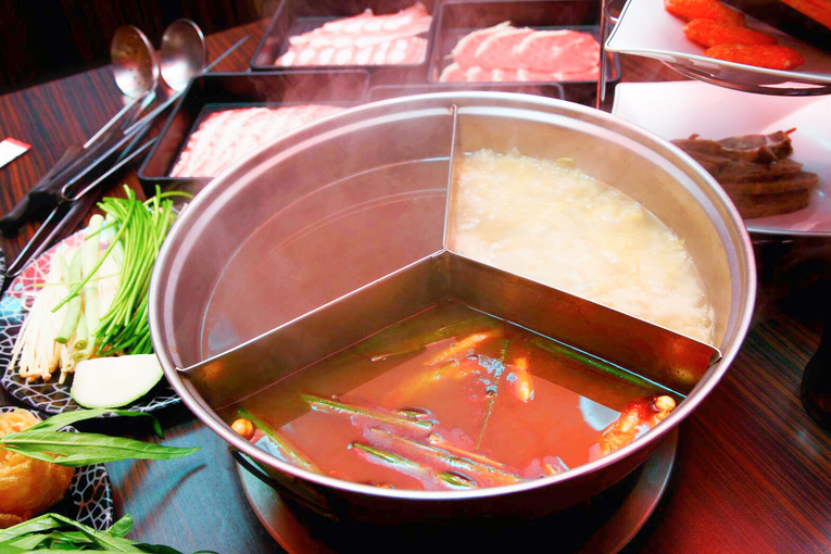 體驗縮圖 - 桃園中壢【雍殿鴛鴦麻辣鍋】火鍋吃到飽!中藥材熬煮湯底、高級安斯牛肉品食材等豪華饗宴!