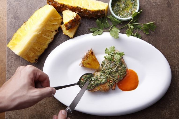 體驗縮圖 - 新店碧潭店【水灣BALI 景觀餐廳】享受17小時低溫烹調"紐西蘭帶骨牛小排"及嫩煎鮭魚等 西式創意料理+LIVE演唱饗宴