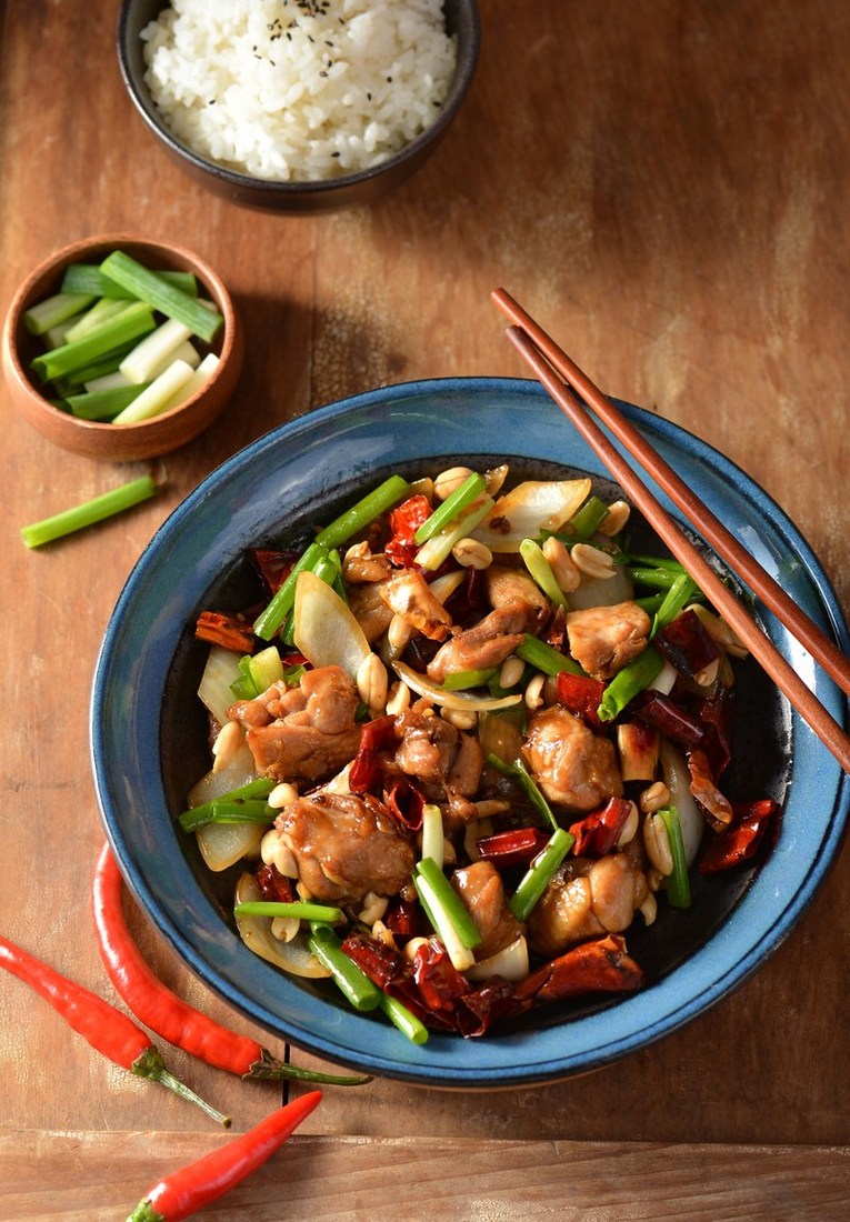 體驗縮圖 - 新北市蘆洲區【EZ.KON異人館-集賢店】享用川味料理、經典泰式菜色等風味組合餐，捷運徐匯中學站步行只要2分鐘！