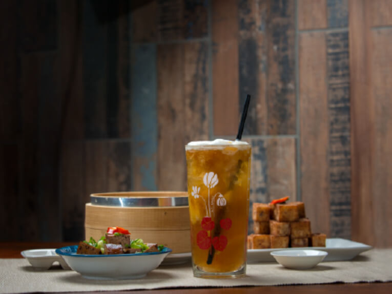 體驗縮圖 - 台中一中商圈【日曜天地 Outlet】名牌精品逛到腿軟、買到手軟，逛完再吃暖暖粥品套餐，讓您滿載而歸！