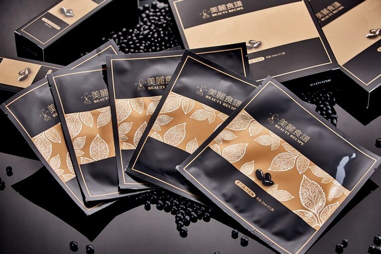 體驗縮圖 - 宅配【美麗食譜】黑豆晶淬保濕面膜，日本黑豆粹取青花素，羽絲絨面膜服貼又舒服，無添加酒精、香精、防腐劑，讓您肌膚無負擔！