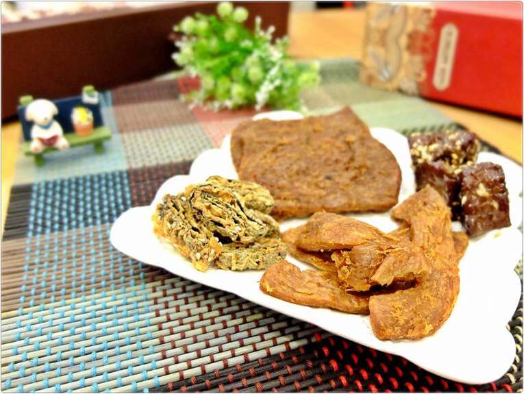 體驗縮圖 - 宅配【宏國極品特製豆乾】手工炒豆乾、素肉乾組合，無人工添加物的健康零食，偶而也來素素看《素食可》