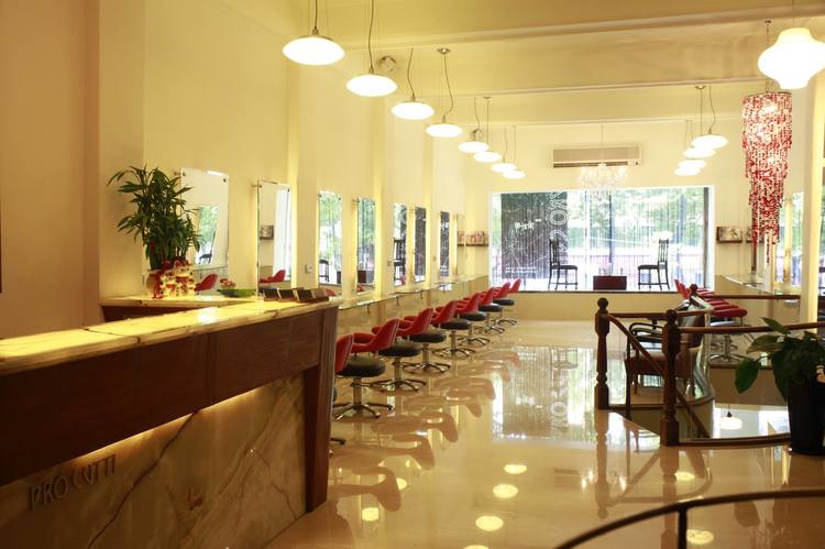 體驗縮圖 - 台北中山【Pro cutti髮藝沙龍】染燙完隔日即可洗，讓秀髮染燙過後煥然一新，散發美麗光澤，完美襯出優雅氣質，閃耀迷人光澤！P6