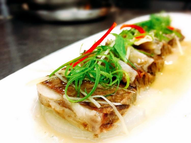 體驗縮圖 - 台北大安【拾食樸餐廳】4~6人份，鎮江醋元蹄v.s蒜香脆皮雞，香味與健康兼具的川粵桌菜料理，讓您盡情享受豐富的美食饗宴！ 