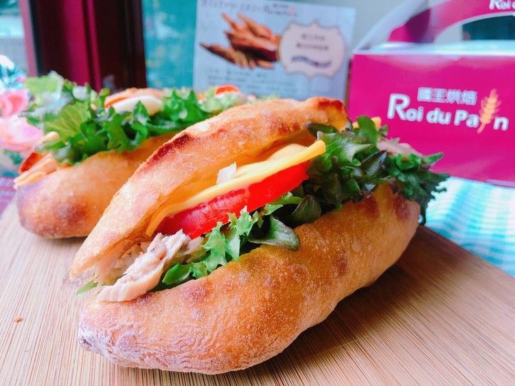 體驗縮圖 - 桃園龜山【Bistro181 法式烘焙坊】來店就有超值四人套餐可以帶回家開趴慶祝，最狂烤全雞麵包、德國豬腳法國麵包，以及多款夢幻公主派對甜點，讓你大飽口福大開眼界。