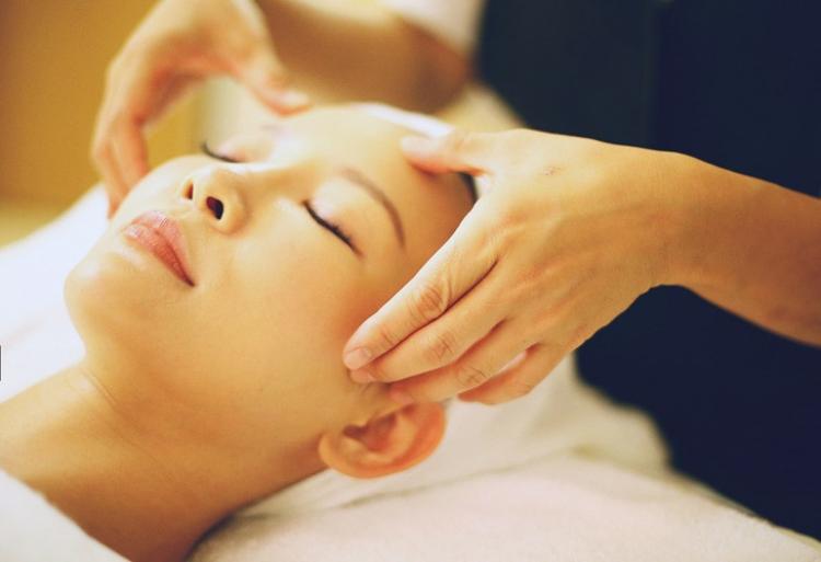 體驗縮圖 - 台北東區【依蘭雅閑幸福芳療】使用歐盟認證的SPA用油，客製調配精油搭配專業手技，重現肌膚光澤柔嫩與緊緻曲線，為妳釋放身心疲勞！P3