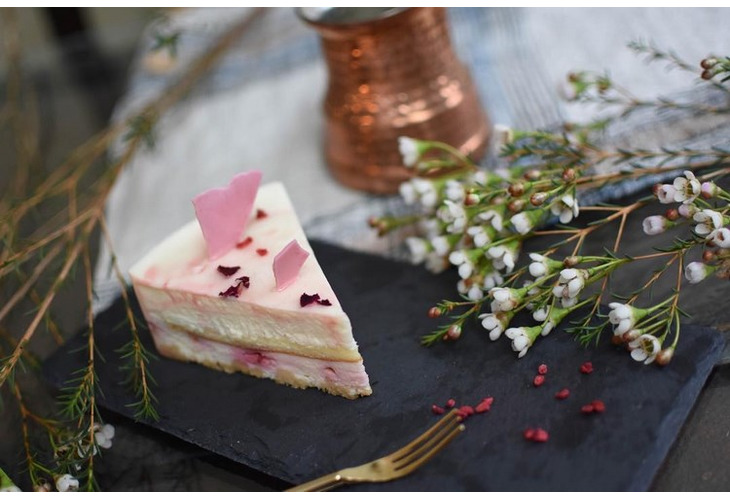 體驗縮圖 - 台北大安【Coffee Naps】雙人體驗，以虹吸壺、手沖製作的莊園咖啡手作甜點與歐式餐點，偶爾搭配著黑膠音樂，細膩香醇的各式美味滋潤心靈，溫馨不造作的舒適氛圍，讓您盡享悠閒！ 台北大安【Coffee Naps】雙人體驗，以虹吸壺、手沖製作的莊園咖啡手作甜