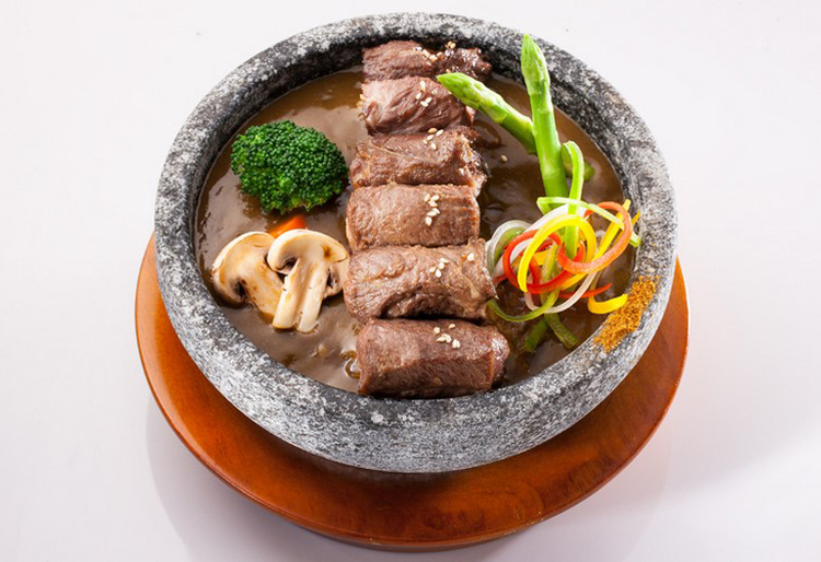 體驗縮圖 - 台中【Mr.38咖哩界傳奇人物】4~6人，嚴選數十種辛香料，熬煮成的咖哩風味獨樹一格，原味、南洋椰香、黑胡椒等各式咖哩口味任你選，喜歡就別錯過！