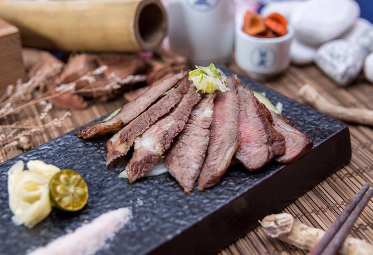 體驗縮圖 - 新竹東區【深夜食堂】2~4人，揪朋友下班小酌享用日式串燒、私房料理等，在舒適放鬆的居酒屋裡，享受道地日式美味！P3