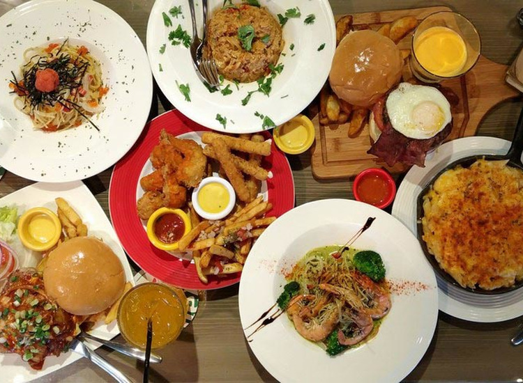 體驗縮圖 - 新北板橋【Dishes好盤美味廚房】2~4人體驗，超大份量又厚實多汁的美式漢堡，牛肉和濃郁起司在高溫中漸漸融為一體，絕對令人回味無窮，讓你的視覺味蕾一同享受超凡體驗！ 