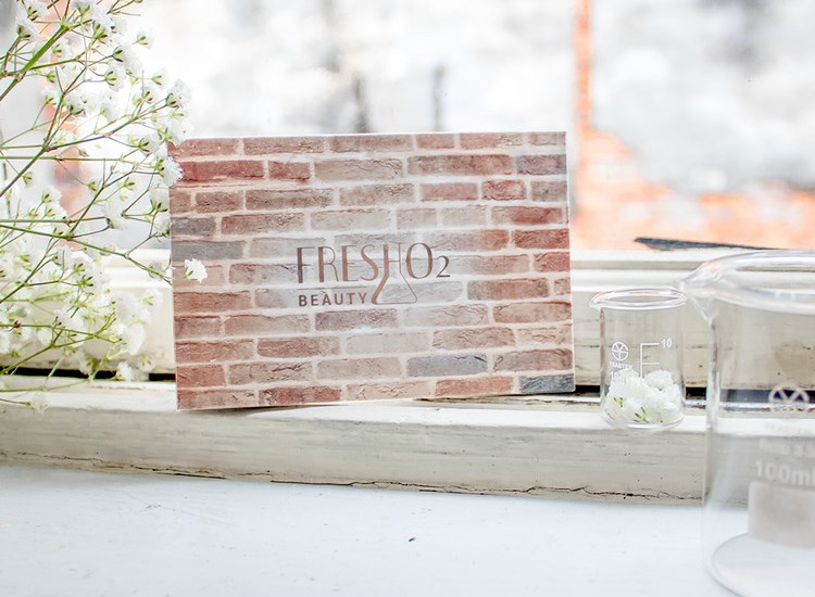 體驗縮圖 - 宅配【FreshO2】8色礦物彩妝盤＋膨唇蜜，天然礦物成分，持久顯色、保濕不飛粉，鏡面唇蜜輕薄保水不黏膩、不牽絲，均勻塗抹又顯色，享受前所未有的輕薄彩妝水潤感！