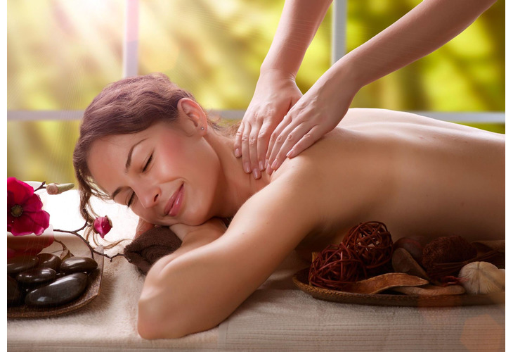 體驗縮圖 - 台北松山【新時代SPA美妍館】美顏美體SPA舒活手技按摩課程，溫柔有力的雙手深入按摩舒緩身體的不適，放鬆身心靈抹去一天的疲憊，專業臉部調理給您光潔的水潤美肌，天然植萃精華與水分注入肌底，和乾燥粗糙說掰掰。