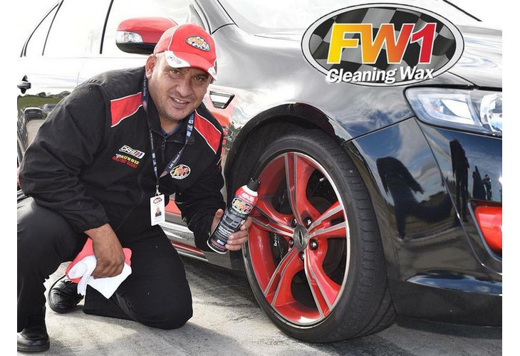 體驗縮圖 - 宅配【FW1清潔蠟】免用水洗車 & 打蠟劑，熱銷全球！美國原裝進口，一次完成洗車+打蠟！不需用繁複程序的洗車程序，也不用將全身搞的溼答答，只要輕輕一噴，輕鬆還原漂亮車身！