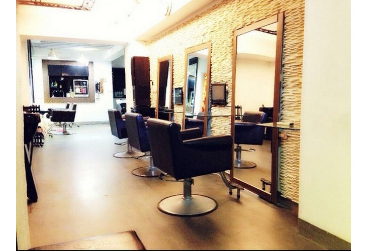 體驗縮圖 - 新北【JF美髮沙龍】時尚敏銳度與專業技術兼具的資深髮型設計師，使用國際專業髮品，呵護髮絲！無論燙髮、染髮都能塑造出完美造型！依舊充滿光澤超美捲度！