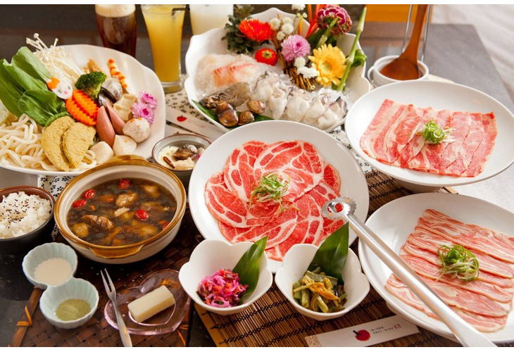 體驗縮圖 - 台北西門町【三朵花炭火燒肉鍋物】2~4人體驗，極品御用，頂級食材燒肉+鍋物放題！上等肉品、生猛海鮮、澎湃火鍋，超多美食無限供應！P2