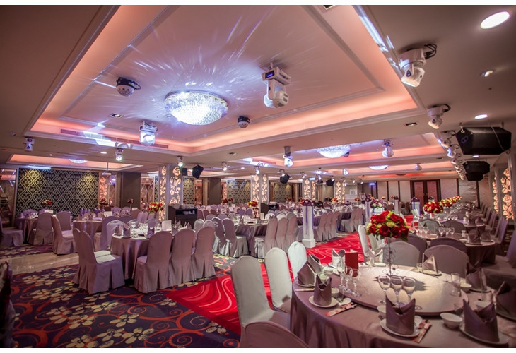 體驗縮圖 - 新北淡水【富基采儷婚宴會館】2~6人奢華澎湃宴會桌菜，嚴選最新鮮的各類食材，還有魚翅、蝦蟹等優質海鮮入菜，一大桌菜每道都是極致美味，宴會請客超有面子，帶家人朋友一起吃體面又美味！