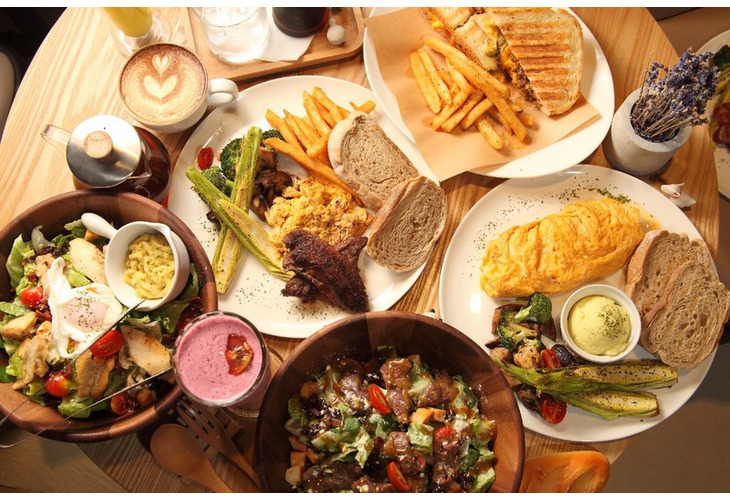 體驗縮圖 - 桃園【Moi cafe桃園統領店】2人精緻套餐，早午餐＋各式義大利麵燉飯＋招牌鬆餅＋飲品，源自芬蘭的輕食早午餐下午茶甜點，讓人難以忘懷的特製鬆餅，堅持現點現做，與姊妹掏下班談天的好地方！