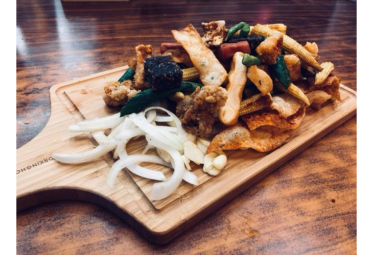 體驗縮圖 - 高雄三民【雞動組鹹酥雞專賣店】2~4人歡樂宵夜鹽酥雞，堅持使用當日所購食材，保持食材的新鮮度！炸得酥脆爽口，不油膩不過鹹是我們的堅持！定期維護作業環境，清潔消毒樣樣來，翻轉您對鹽酥雞的印象，給您最佳的視覺與味覺饗宴！​​​​​​​