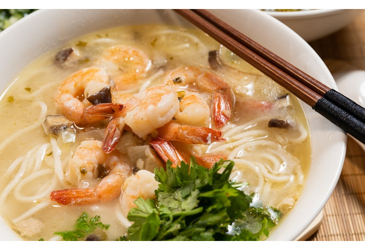 體驗縮圖 - 台北大安【極品好麵食堂】2~6人經典煨麵套餐，傳承上海真實手藝，湯頭由雞骨、豬骨、魚骨為底，細火慢燉十二個小時，麵條吸飽湯汁精華，每口湯都是鮮美無比！讓您品嘗來自上海經典好滋味！​​​​​​​