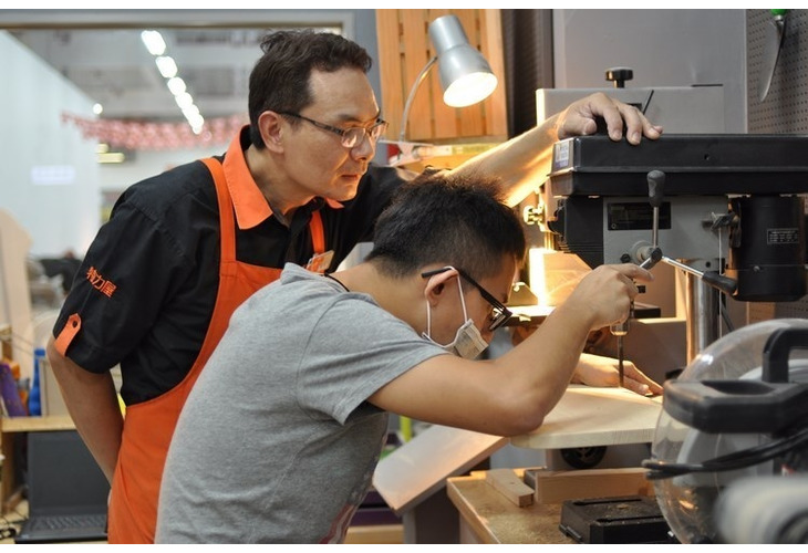 體驗縮圖 - 北中南【特力屋手創空間】木工手作課程DIY-轉轉聖誕樂，親手打造獨一無二專屬，巧手打造療癒聖誕裝飾，交換禮物自己做最有心！