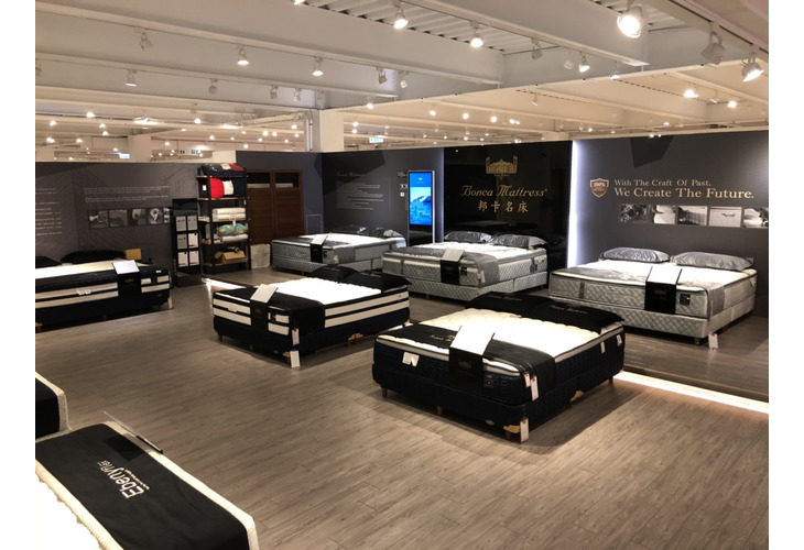 體驗縮圖 - 北中南【邦卡名床】鈦合金床墊現場試睡+防水保潔墊帶回家，新北新莊和台中北區兩門市可體驗！傳承法國藝術精神，研發高科技鈦合金獨立筒，比一般碳鋼獨立筒更耐壓，堅韌輕巧符合人體工學，給身體強韌細膩的支撐。