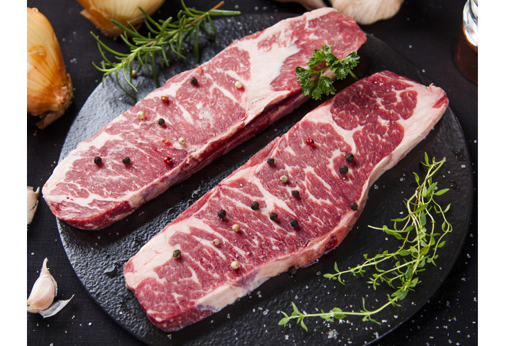 體驗縮圖 - 宅配【吃浪食品】冷凍肉品海鮮組，最澎湃的頂級生鮮送到你家！Prime等級1855霜降翼板牛排、骰子牛、鮮甜活凍船釣大透抽、嚴選厚切扁鱈、古早味香蒜排骨、泰式椒麻雞等等吃得超過癮，低溫配送食安把關不鬆懈！