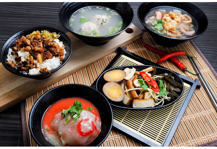 體驗縮圖 - 新竹竹東【牽漿店】2~4人道地台式小吃，三代傳承60年老店，親民道地的好滋味廣受饕客們讚譽，新竹肉圓、魯肉飯、招牌乾麵、魚酥魷魚羹湯等平價高CP值的在地美食等您來品嚐！