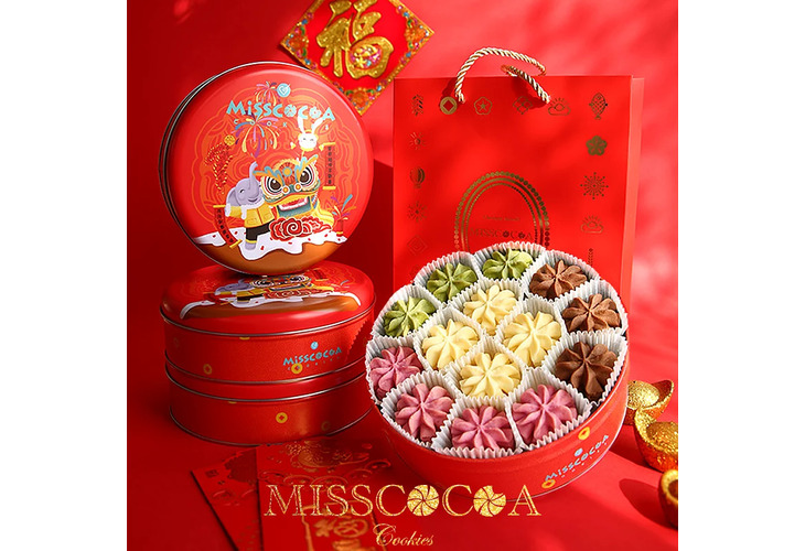 體驗縮圖 - 宅配【蜜思可可Misscocoa】手工小花曲奇餅乾經典4MIX繽紛組合-春節賀歲限定版，只需一口，就會愛上！ 新鮮手作小花曲奇無添加，多一分太甜、少一分不夠。 一口下去，酥鬆綿密，濃郁奶香讓你唇齒留香，欲罷不能！