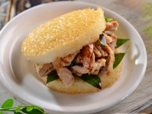 體驗縮圖 - 宅配【喜生食品】微波即食米漢堡，團購超夯！只要微波2分鐘就能享用熱呼呼香噴噴的米漢堡！日式牛丼、薑燒豬肉、三杯雞肉、什錦鮮蔬，四種口味一次品嚐，嚴選國產好米好食材，口感絕佳讓人食指大動！