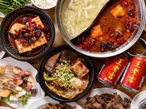 體驗縮圖 - 新竹北區【串川串】2~6人重慶麻辣串串香，來自四川的正宗道地熱門吃法，吃麻辣鴛鴦鍋涮串串，隨燙隨吃超過癮，多種食材挑戰您的味蕾！下班後紓壓吃美食，宵夜場也能爽爽吃，愛吃辣的朋友千萬別錯過！