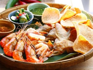 體驗縮圖 - 台中南屯【湄南河泰式庭園餐廳】2~4人正宗泰式料理+泰國傳統服飾體驗，匯集了泰國東南西北各省的料理餐，以嚴選上等食材，將最新鮮的味道，融入泰式料理！全新打造視覺與味覺雙重享受的用餐景觀環境！讓您品嘗最純粹的泰式風味餐！