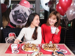 體驗縮圖 - 台北松山【O.L.O CAFÉ】1~2人體驗，亞洲唯一Hotels.com主題咖啡館！品嘗限定主題套餐加上異國美味的燉飯、麵食、輕食甜點，品味生活中令人微笑的幸福時刻！在這舒適的用餐環境中，讓您享受樂活、美好的味覺饗宴！