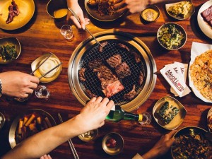 體驗縮圖 - 台北信義【MEAT LOVE 橡木炭火 韓國烤肉】３~４人韓國烤肉套餐，101/世貿站步行5分鐘！頂級橡木炭火燒肉，讓你細細品嘗多樣化道地韓式經典！不可錯過的好滋味，滿足每一個老饕們嚐鮮的胃！