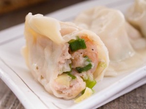 體驗縮圖 - 宅配【珍寶水餃】珍寶冷凍手工水餃，來自清水市場超人氣水餃！粒粒皆用心，3種口味品嚐到位，嚴選在地食材低溫製程保留新鮮美味，把好料都包進水餃裡。