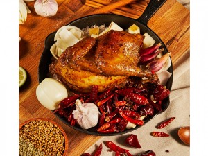 體驗縮圖 - 新北三重【阿柑鹽焗甘榜雞】「2人體驗」第一家新加坡引進的正宗南洋風味鹽焗雞，使用嚴選特級茉莉香米及新鮮食材，以親切的服務態度，打造舒適、放鬆的用餐環境，是老少咸宜的用餐首選！