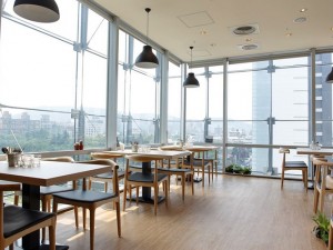 體驗縮圖 - 天母早午餐【omocafé】「2人體驗」近捷運芝山站，義式料理、早午餐、下午茶加上落地窗，一整天待在這裡都沒問題，讓我們一起行「食」的光合作用吧！