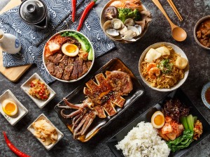 體驗縮圖 - 台北外送【三朵花燒肉鍋物】招牌特餐，今年正式開賣！提供明太子雞翅飯、炭烤大魷魚飯……讓你不用出門就能享受招牌料理，花小錢也能有大滿足，更不用再為了單人用餐而感到窘迫啦！