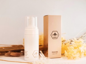 體驗縮圖 - 宅配【貞蜜Gem Bee】私密處潔護慕斯，清潔、防護、舒緩、保濕一瓶完成！添加多元蜂萃精華，形成天然防護罩；新微生物技術Relipidium™能維持健康環境弱酸性 PH 4.75；BIOPHYTEX植物精萃能鎮定，適合忙起來就容易憋尿的妳作為日常清潔保養！