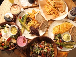 體驗縮圖 - 桃園市區【Moi cafe】桃園統領店，2人精緻套餐，早午餐、各式義大利麵燉飯、招牌鬆餅、飲品，堅持每日現點現做的特製鬆餅，來自芬蘭的輕食早午餐、下午茶甜點，與好姊妹約會談天的好地方！