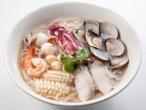 體驗縮圖 - 台北大安【一麵之緣】假日可體驗！2~3人極品好麵任你選！捷運大安站6號出口步行5分鐘！傳承上海真實手藝，湯頭由雞骨、豬骨、魚骨為底，細火慢燉12個小時，每一口都是濃郁精華！