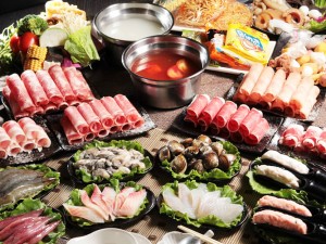 體驗縮圖 - 新北中和【御鼎霸鮮涮涮屋】超值鍋物1000元內任點！在地7年老店，提供兩種份量的個人鍋更符合小資上班族及年輕人的飲食消費習慣，加30元就能肉品加倍，好吃的滷肉飯及其他主食、冰品、飲品自助無限供應，CP值超高！