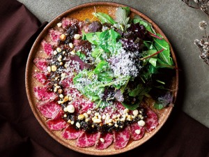 體驗縮圖 - 台北松山【MUGI木屐】雙人專屬新日式料理套餐體驗，近捷運忠孝敦化站步行5分鐘即可到達！突破傳統日料的藩籬，挑戰日式與西式餐飲風格的完美融合，給您味覺與視覺的頂級饗宴！