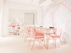 體驗縮圖 - 台北【Winnie美學 東區美甲美睫/日式無痛除毛】捷運忠孝復興站2號出口旁！手部基礎保養+凝膠美甲及足部頂級保養任你選！打造舒適放鬆的環境，提供最專業的美甲沙龍服務，給你一整套的手部及足部的頂級保養享受！