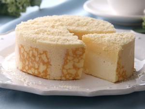 體驗縮圖 - 宅配【東京牛奶起司工房】牛奶起司蛋糕，由達人嚴選產自法國的起司，與北海道的牛奶混合製作，並用紮實的可麗餅皮，包覆著牛奶慕斯及蛋糕，三種口感交織而成，讓人一口接一口！