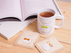 體驗縮圖 - 宅配【馬克秀-喝喝貓】超可愛馬克杯、金萱烏龍及紅玉紅茶茶包 (一次滿足)透過茶包吊牌與馬克杯的搭配組合呈現出不同的趣味，在享受好茶的同時，讓有趣的茶包創意陪伴您度過這片刻的悠閒時光。