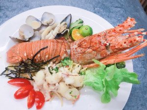 體驗縮圖 - 台北萬華【Oyami cafe】防疫特選餐廳 2~3人義式料理套餐，捷運西門站6號出口走路2分鐘，座位使用布簾阻隔，享受包廂用餐隱密，防疫更加安心，豐盛的義式排餐、義大利麵、美味燉飯和甜蜜下午茶！讓您安心體驗！